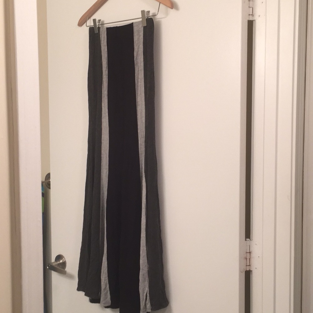 Monteau Los Angeles long skirt Size S black/gray